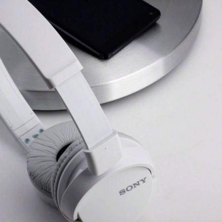 Auriculares sony mdrzx110apw/ con micrófono/ jack 3.5/ blancos